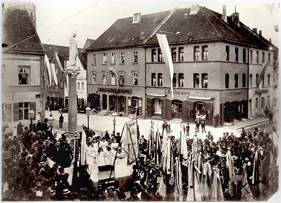 Schrannenplatz, 8. September 1890, Einweihung der Mariensule