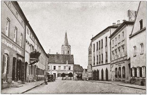 Oberer Marktplatz um 1925, heute Stadtplatz