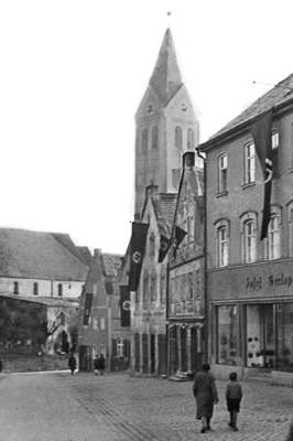 Stadtplatz 1940, Blick Gerlspeck bis Johanniskirche