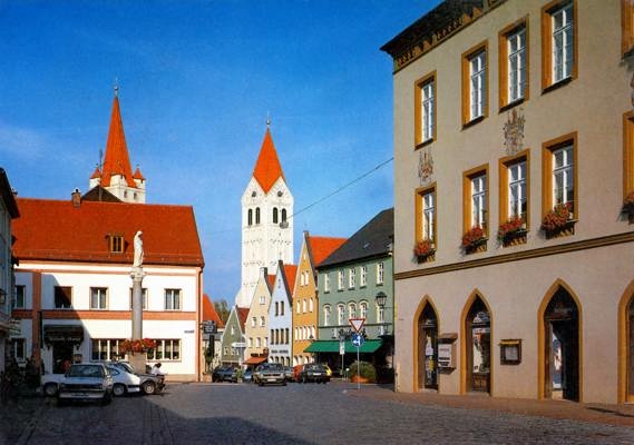 Moosburg Stadtplatz, Postkarte 2000