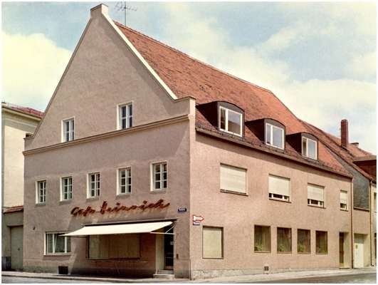 Stadtplatz / Ecke Weingraben, Cafe Heinrich, heute Farben Pichler