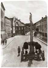 Stadtplatz mit Mariensule um 1925